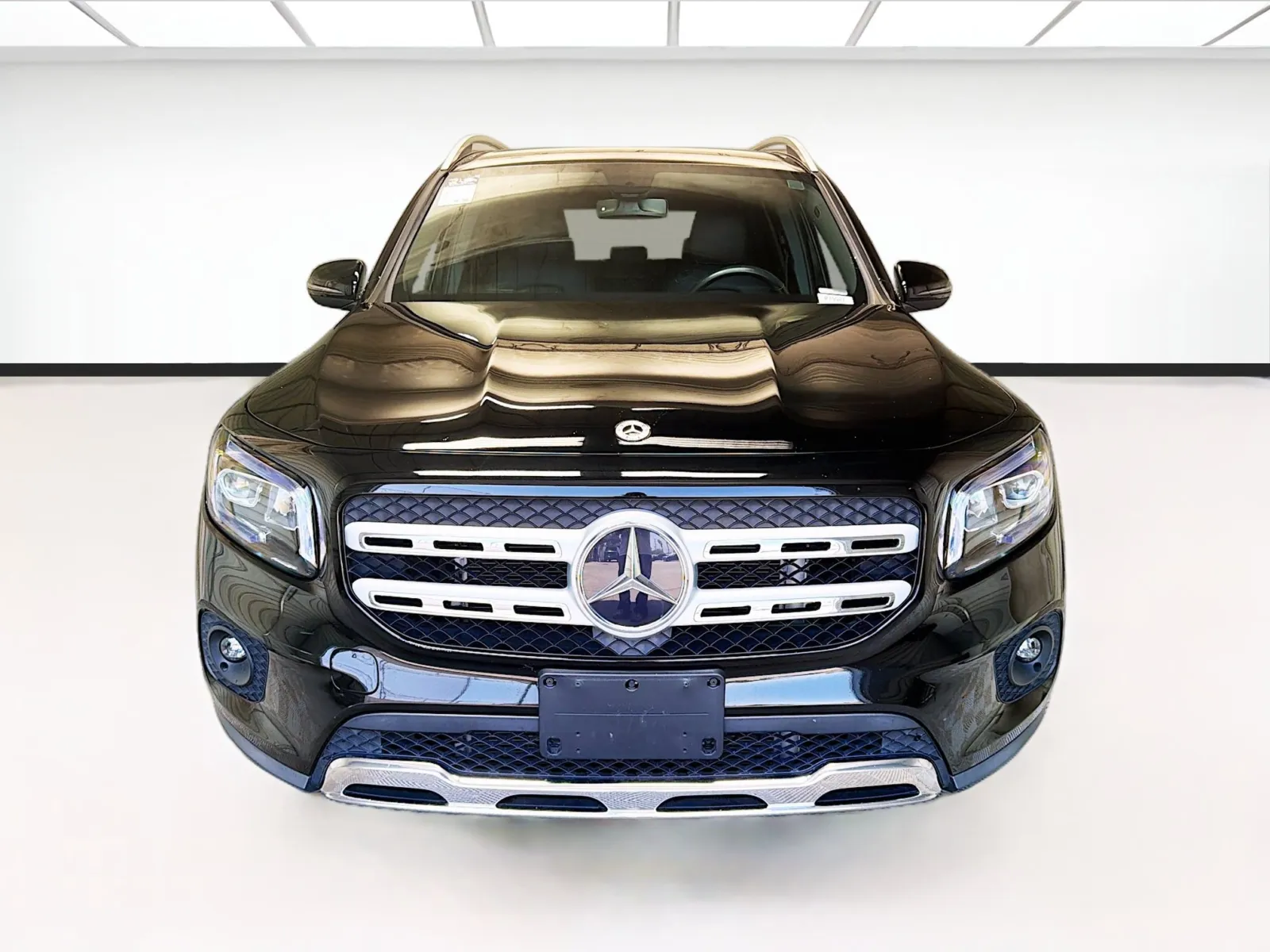 Mercedes-Benz GLB photo 2