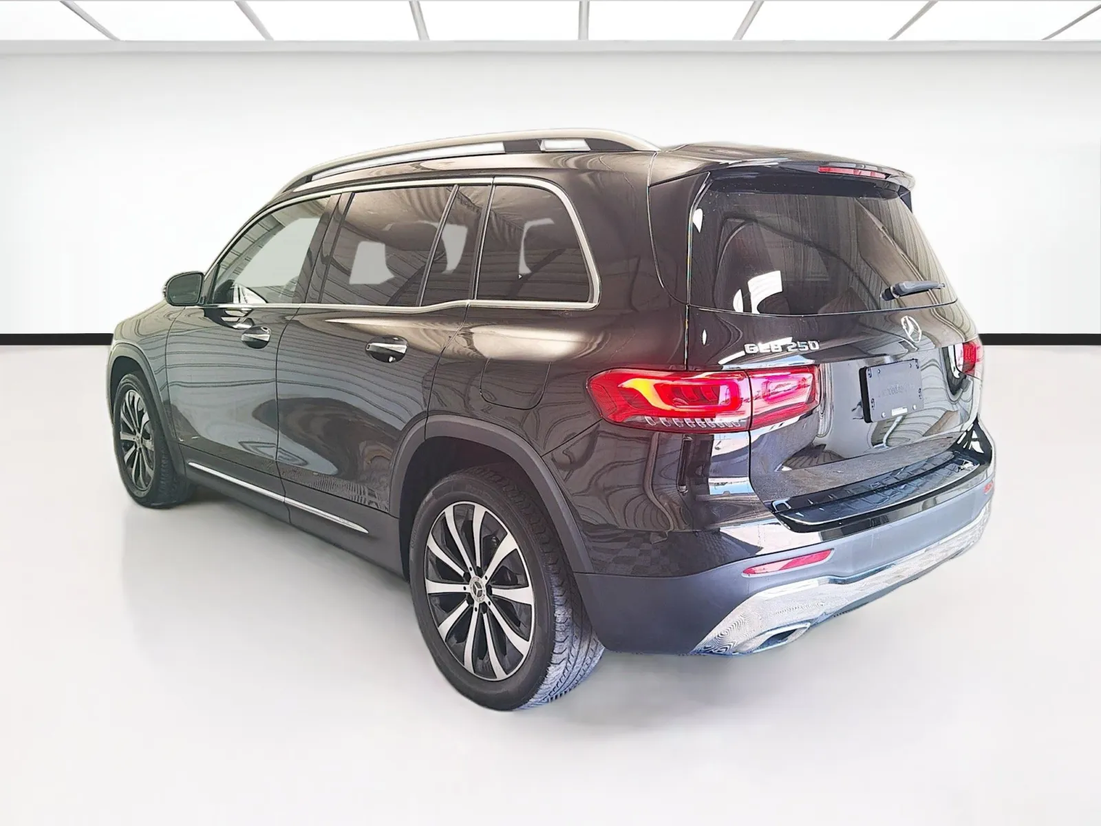 Mercedes-Benz GLB photo 6