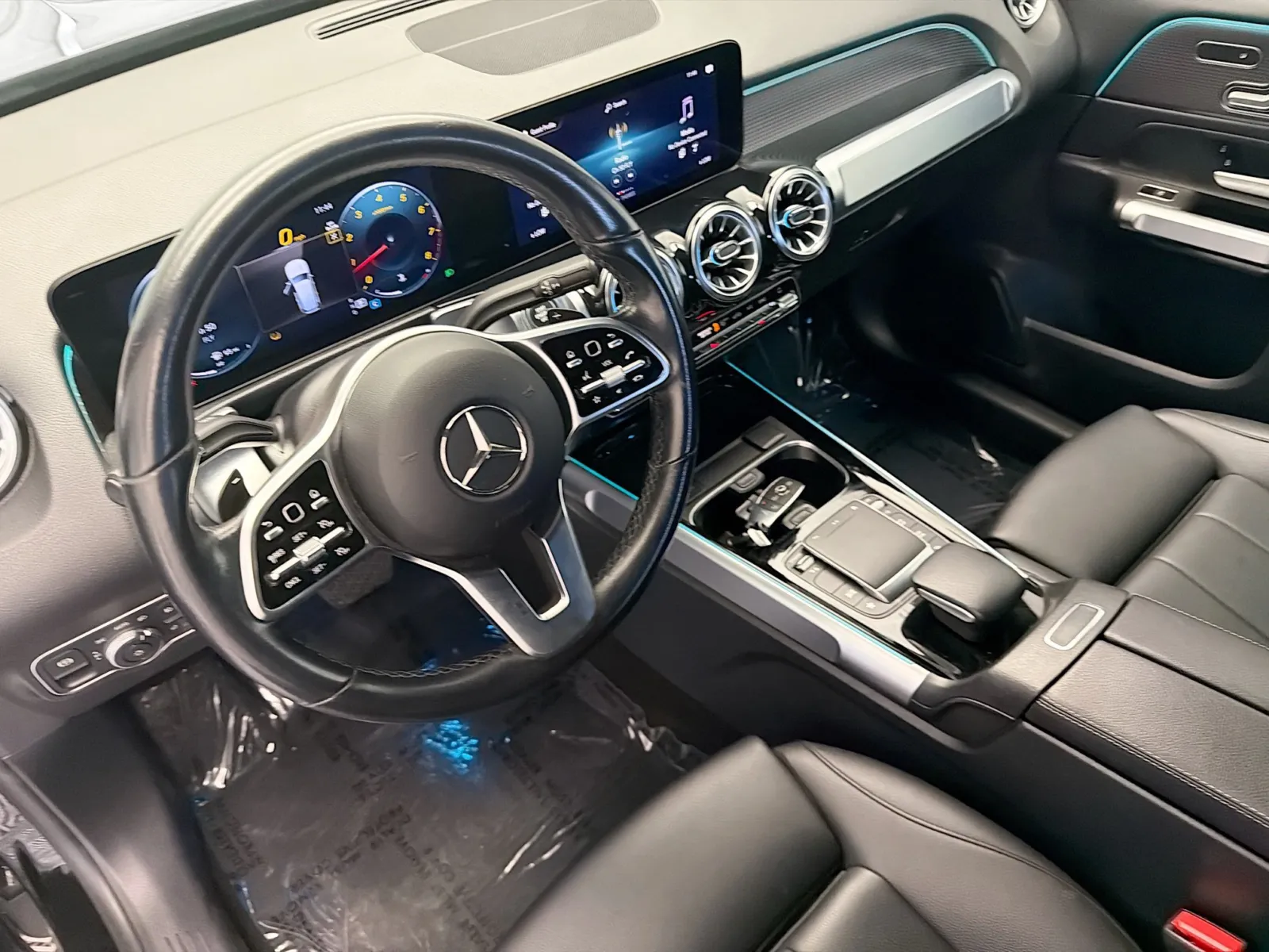 Mercedes-Benz GLB photo 7