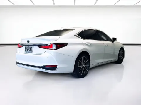 More photos of 2023 Lexus ES 300h w/Premium Package at STG Montclair, CA