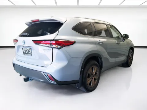 More photos of 2023 Toyota Highlander Hybrid Bronze Edition at STG Montclair, CA