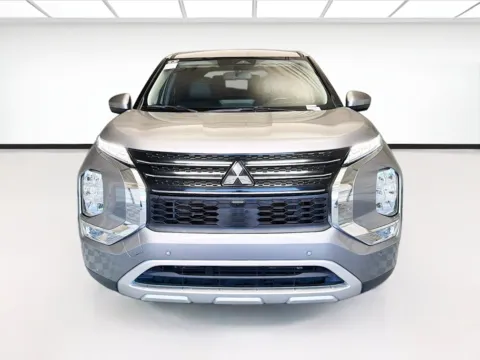 Photos of 2024 Mitsubishi Outlander SE for sale in Montclair, CA at STG Montclair