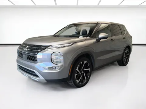 Gray 2024 Mitsubishi Outlander SE for sale in Montclair, CA