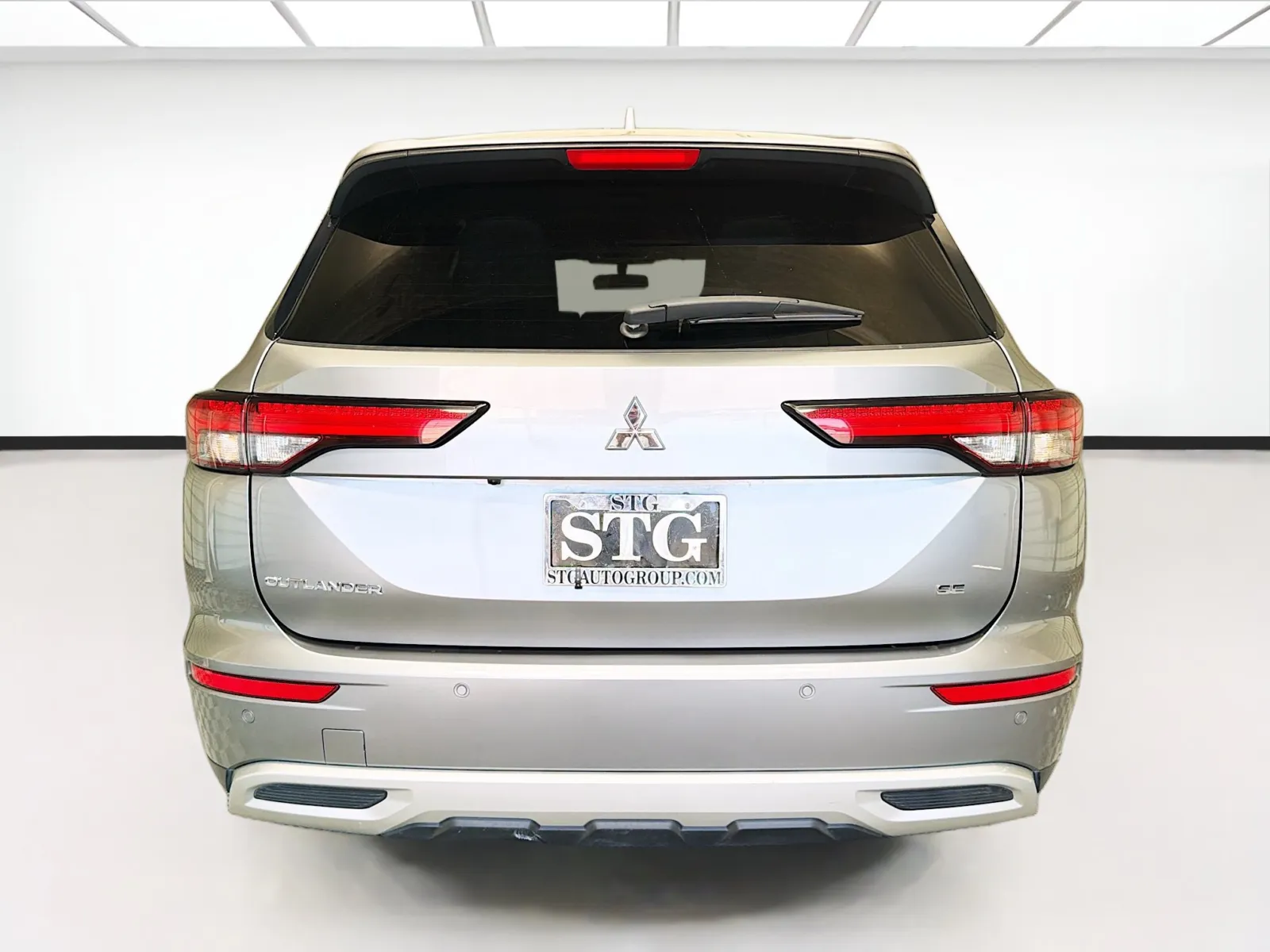 Used 2024 Mitsubishi Outlander SE for sale in Montclair, CA at STG