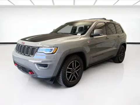Gray 2019 Jeep Grand Cherokee Trailhawk for sale in Montclair, CA