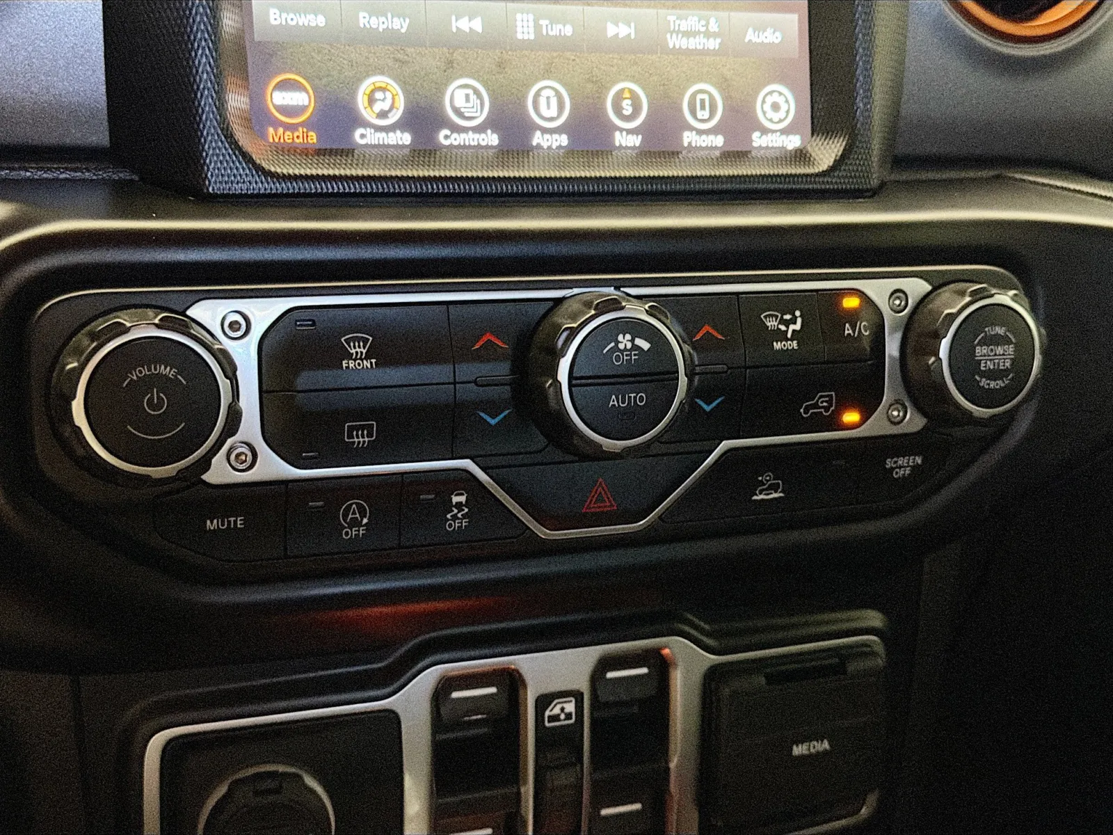 Jeep Gladiator photo 10