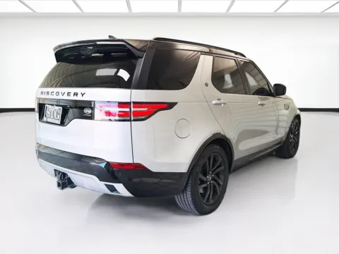 More photos of 2020 Land Rover Discovery Landmark Edition at STG Montclair, CA