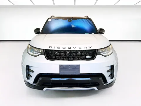 Another view of 2020 Land Rover Discovery Landmark Edition for sale in Montclair, CA at STG Montclair