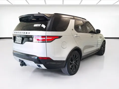 More photos of 2020 Land Rover Discovery Landmark Edition at STG Montclair, CA