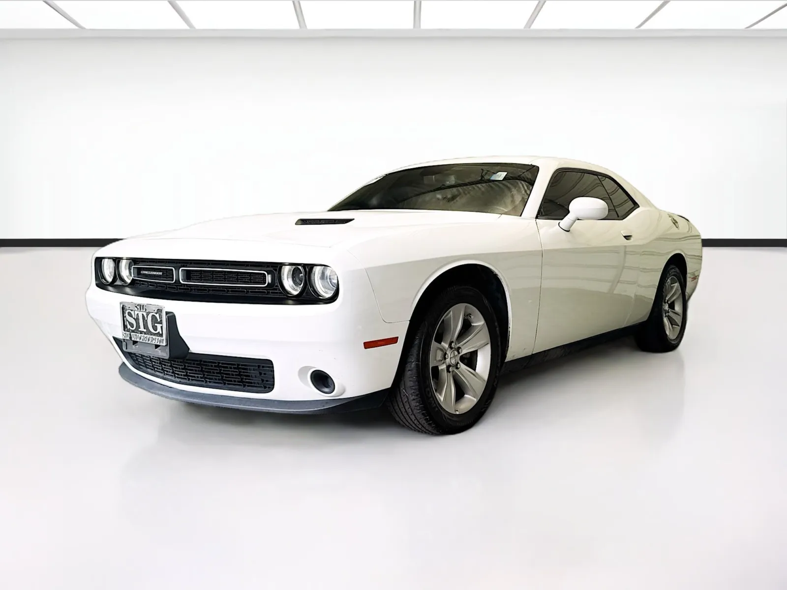 White 2023 Dodge Challenger SXT for sale in Montclair, CA