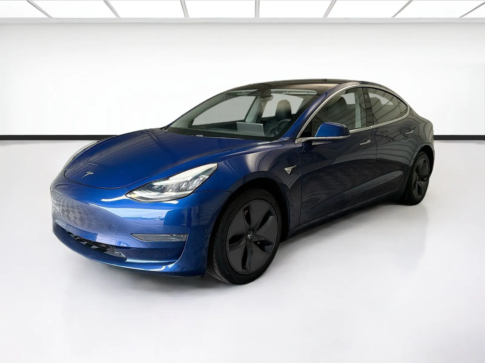 2020 Tesla Model 3 Standard Range Plus's photo
