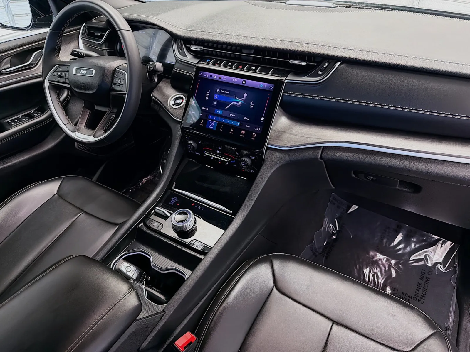 Jeep Grand Cherokee photo 12