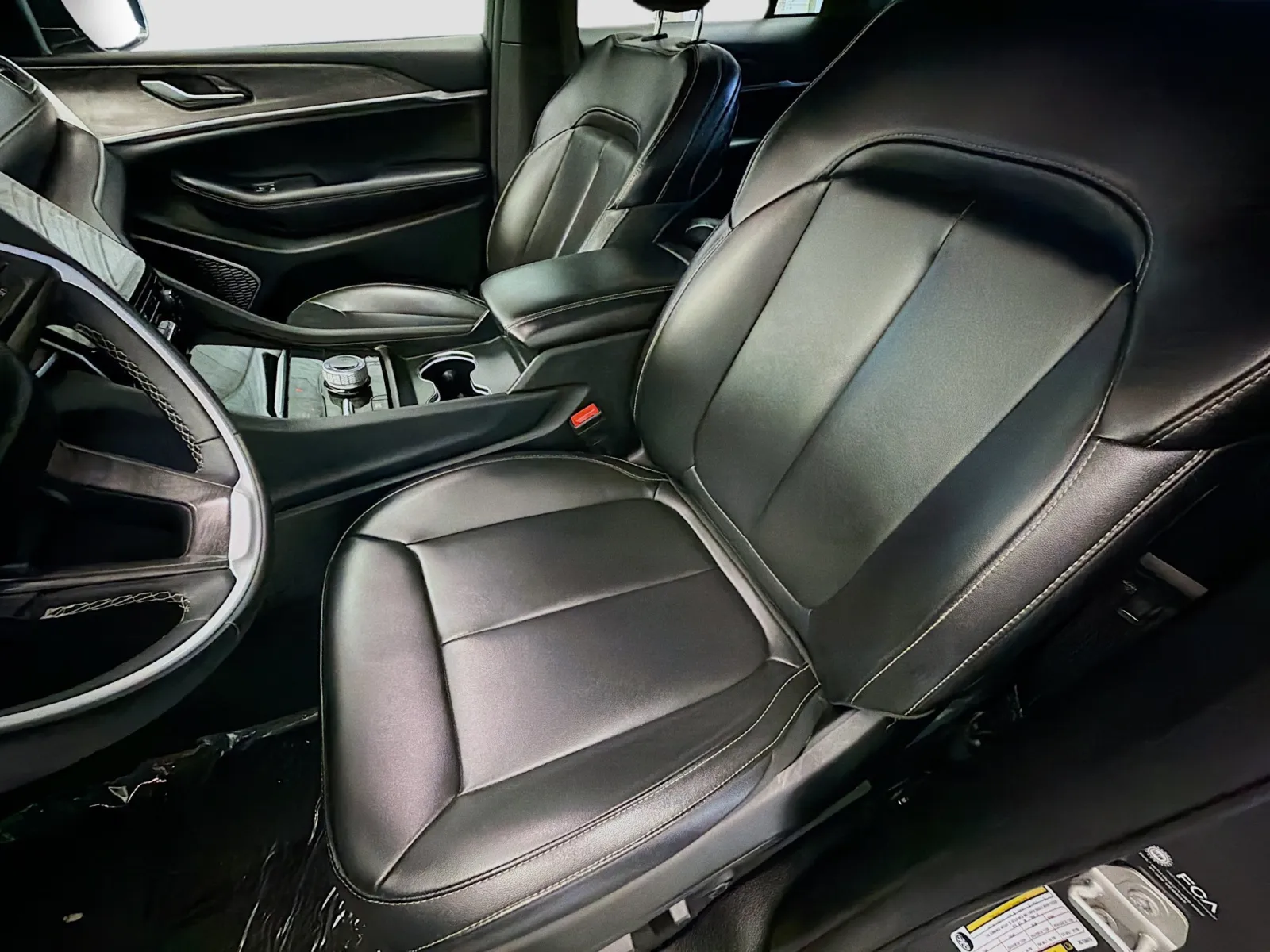 Jeep Grand Cherokee photo 11