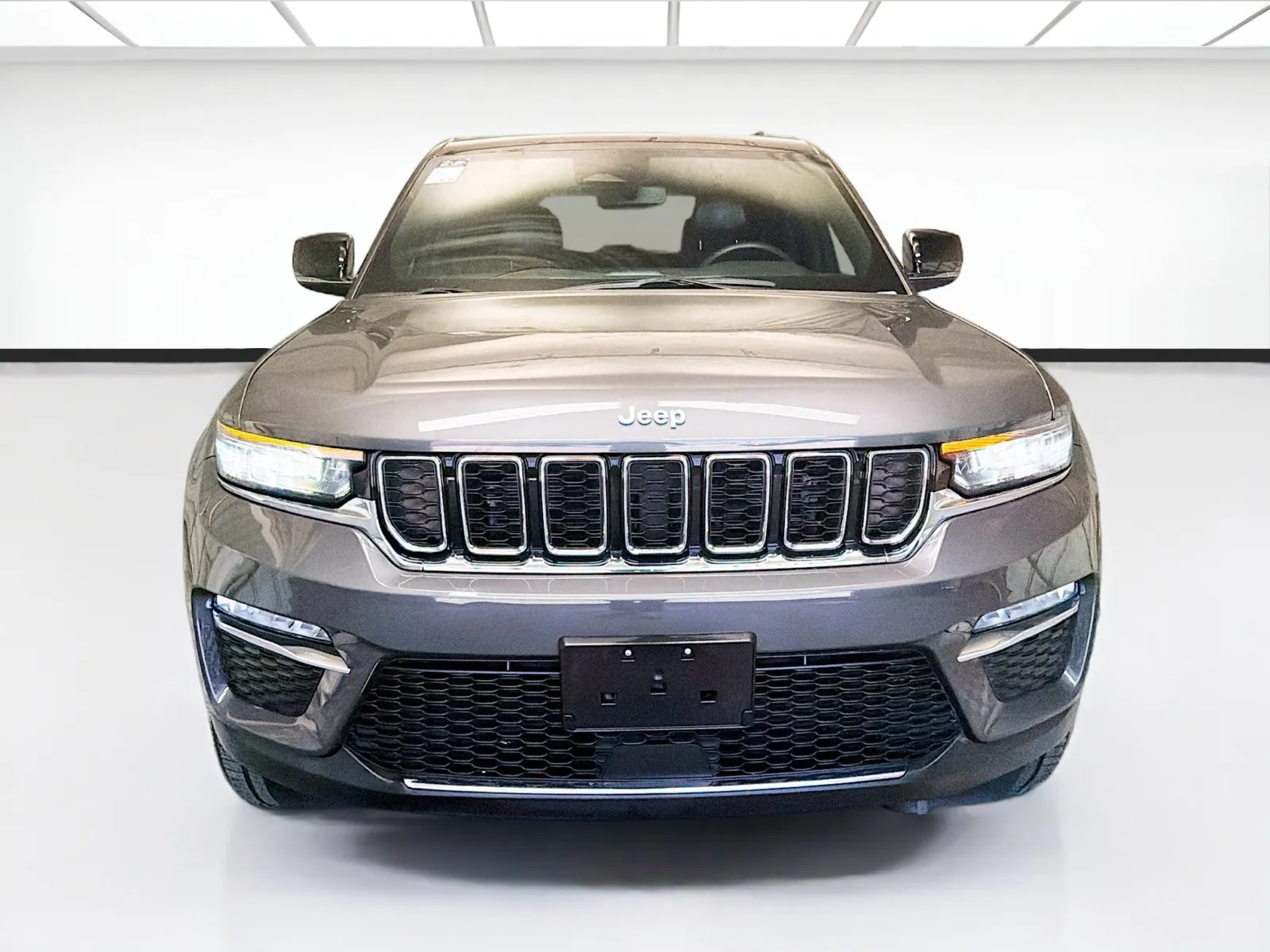 Jeep Grand Cherokee photo 2