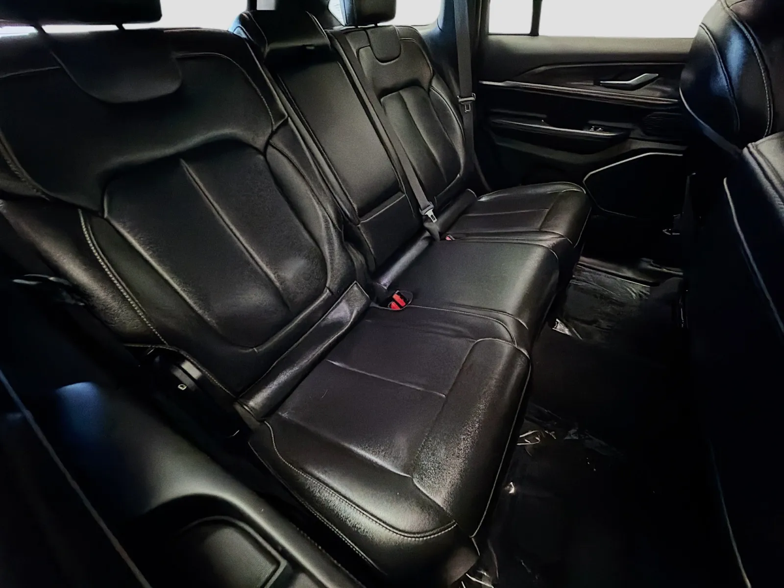 Jeep Grand Cherokee photo 14