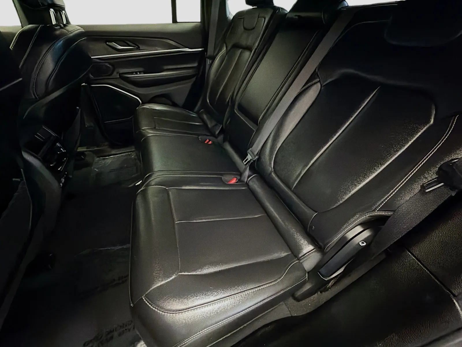 Jeep Grand Cherokee photo 13