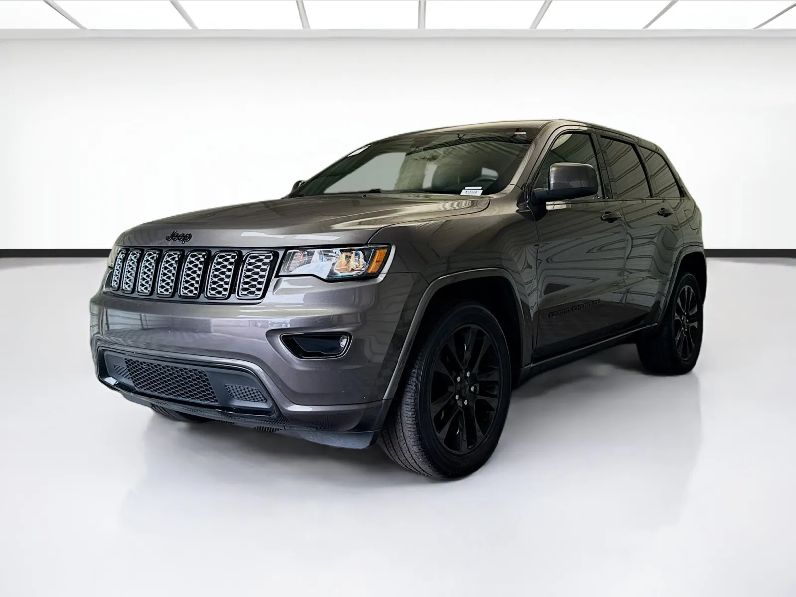 Gray 2019 Jeep Grand Cherokee Altitude for sale in Montclair, CA
