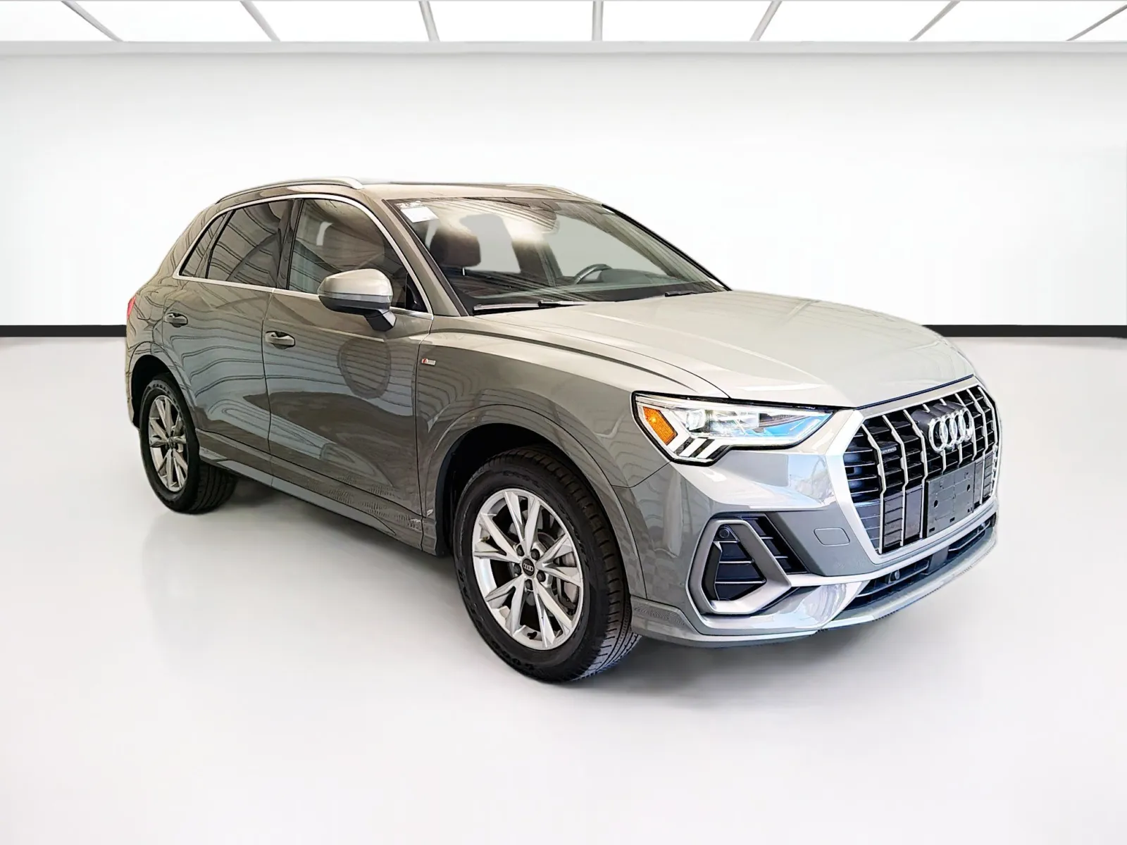Audi Q3 photo 3