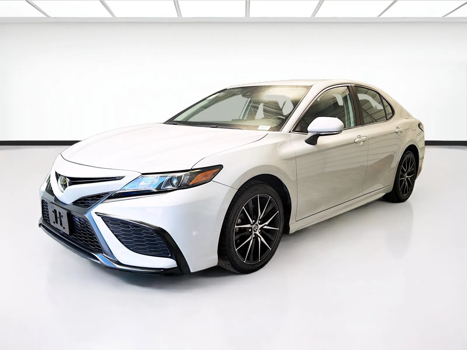 Silver 2022 Toyota Camry SE for sale in Montclair, CA