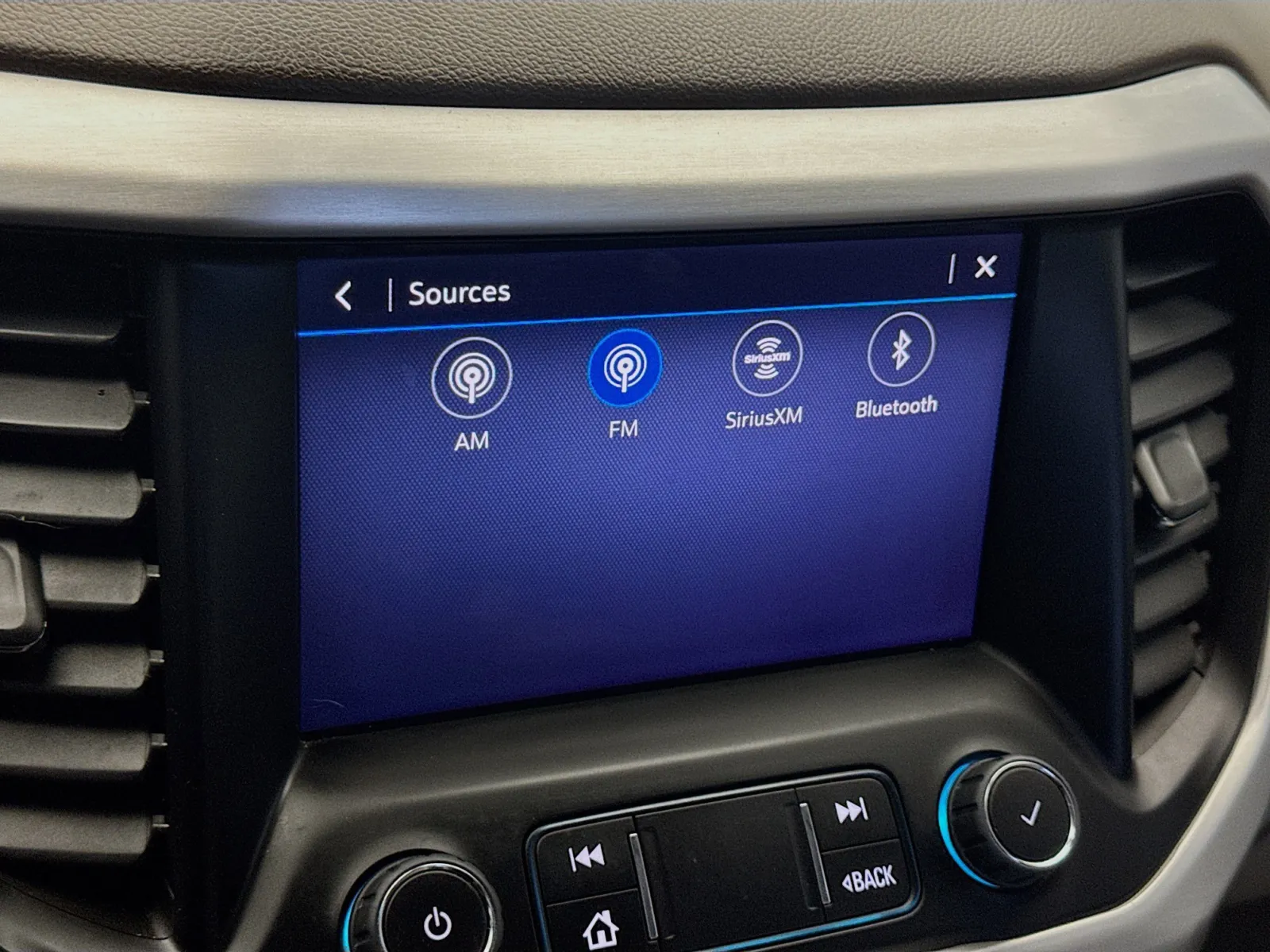 GMC Acadia photo 11