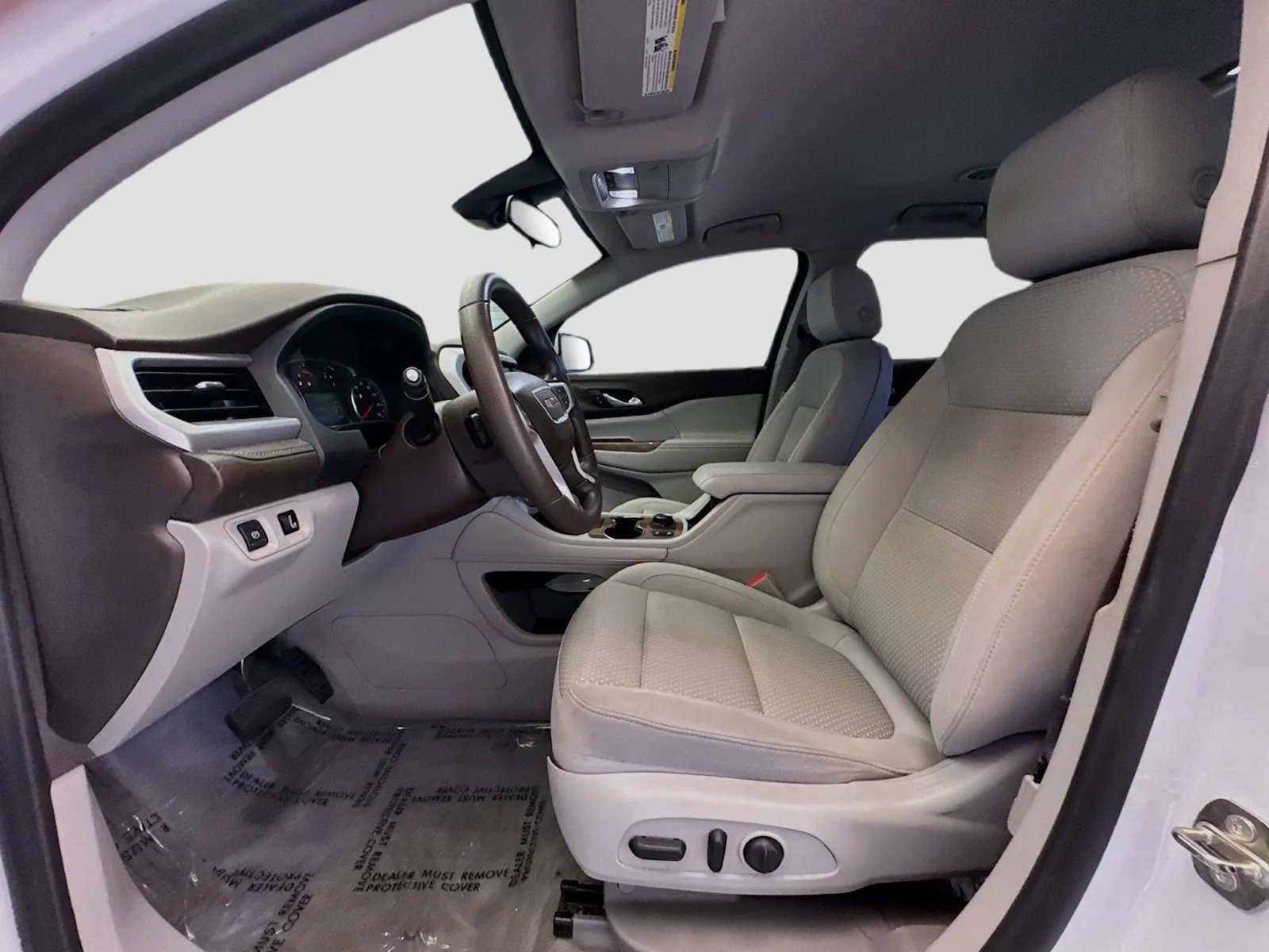 GMC Acadia photo 13
