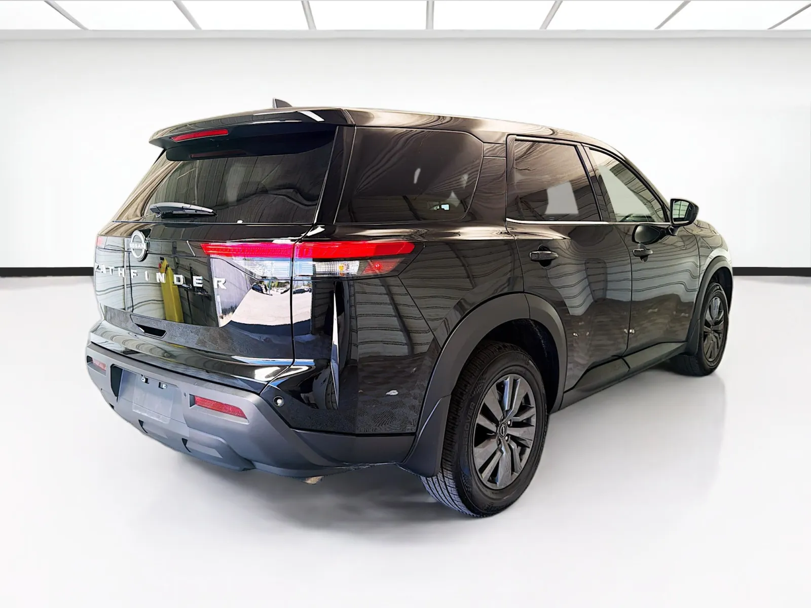 Nissan Pathfinder photo 4
