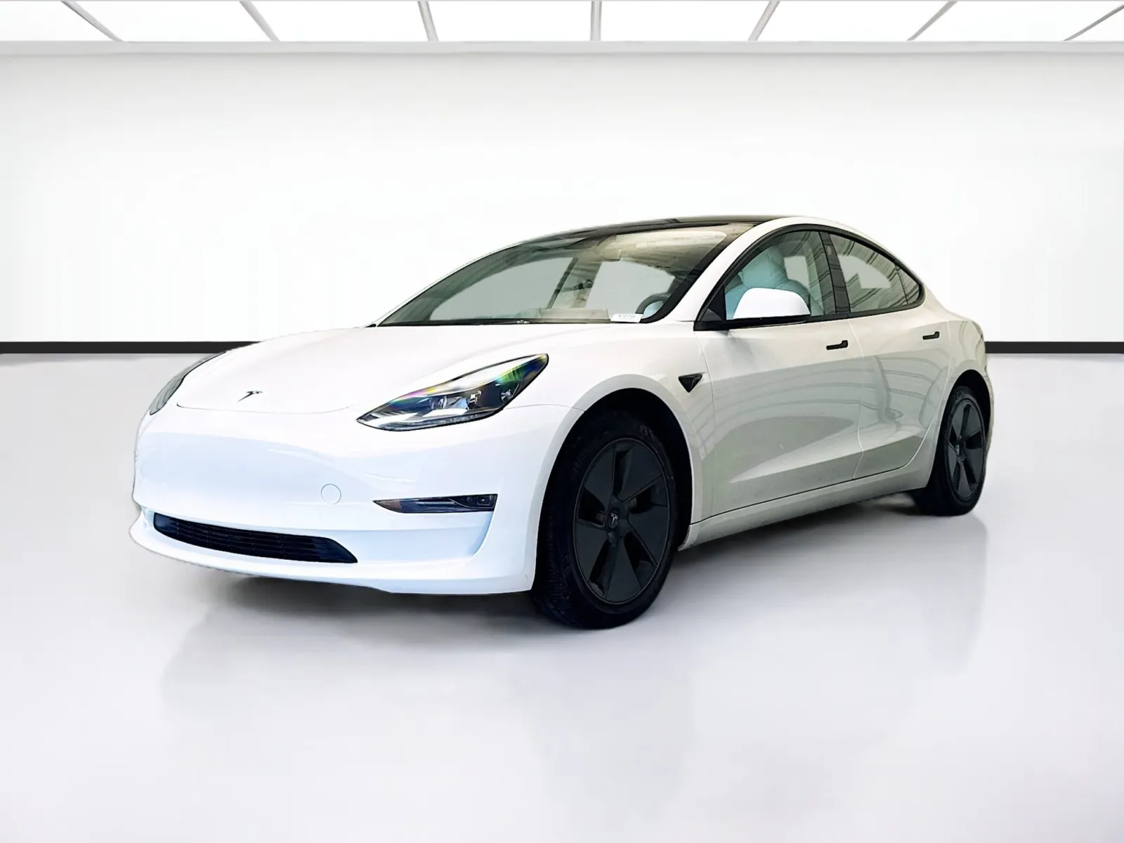 2023 Tesla Model 3 -'s photo