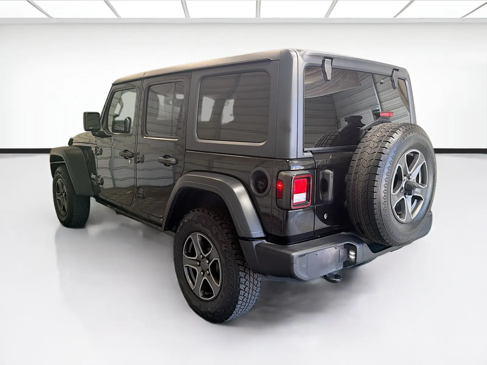 Jeep Wrangler photo 6