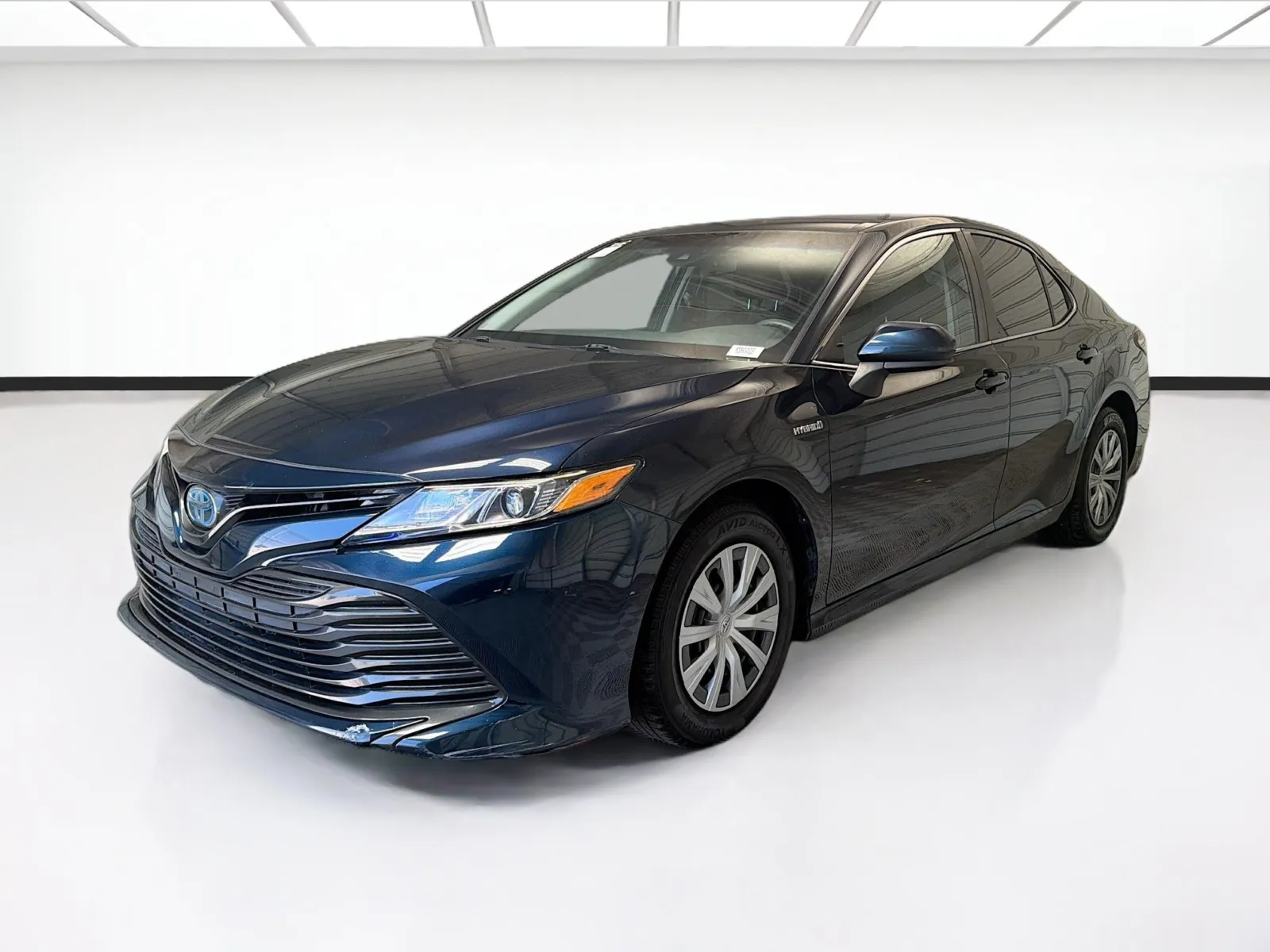 Green 2020 Toyota Camry Hybrid LE for sale in Montclair, CA