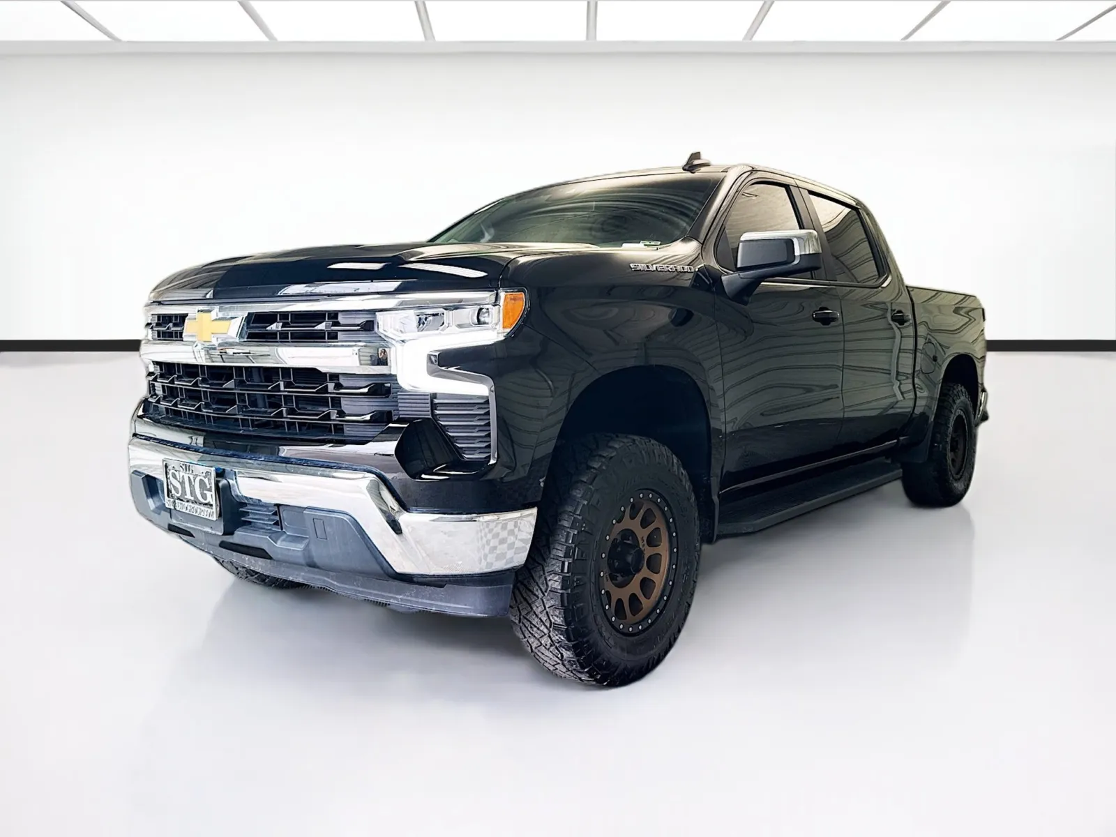 Black 2022 Chevrolet Silverado 1500 LT for sale in Montclair, CA
