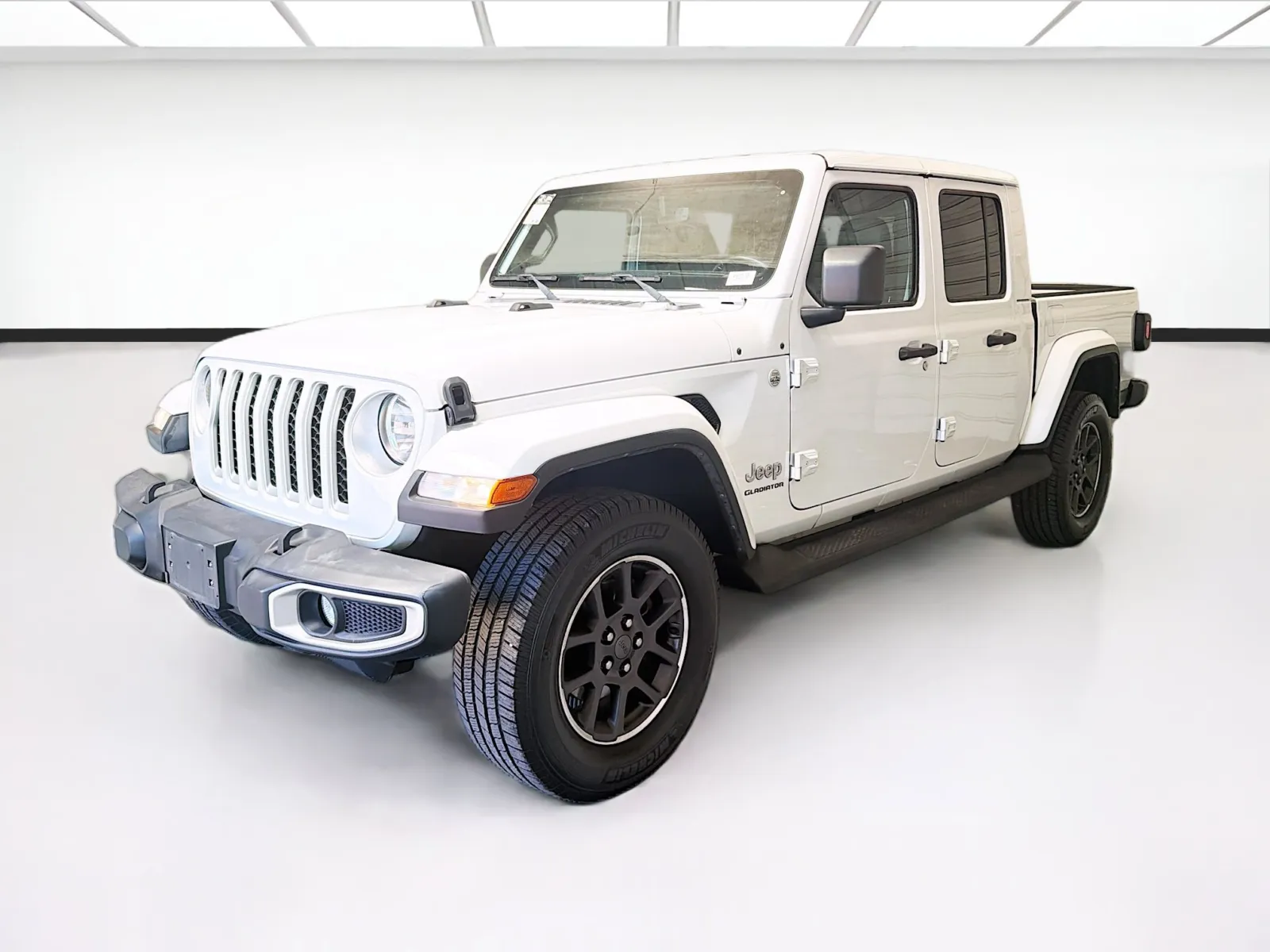 White 2022 Jeep Gladiator Overland for sale in Montclair, CA
