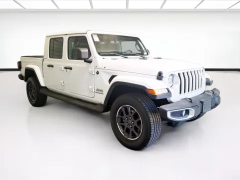 Another view of 2022 Jeep Gladiator Overland for sale in Montclair, CA at STG Montclair