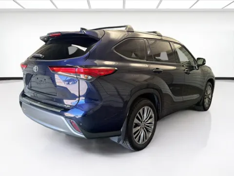 More photos of 2022 Toyota Highlander Platinum at STG Montclair, CA