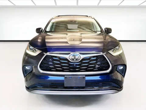 Photos of 2022 Toyota Highlander Platinum for sale in Montclair, CA at STG Montclair