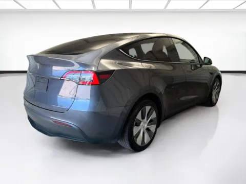 More photos of 2022 Tesla Model Y Long Range at STG Montclair, CA