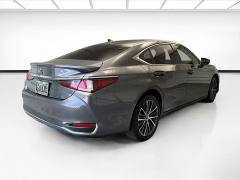 More photos of 2022 Lexus ES 300h at STG Montclair, CA