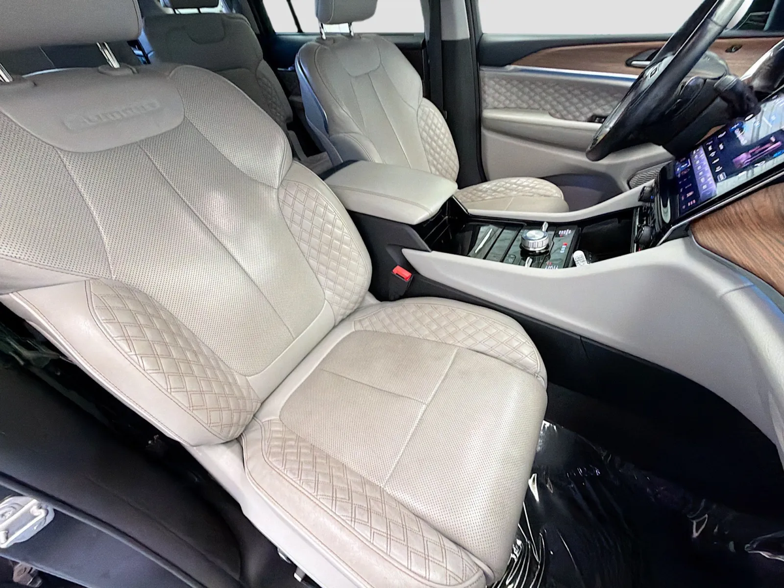 Jeep Grand Cherokee L photo 15