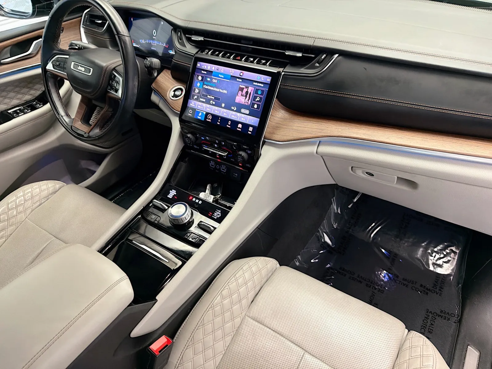 Jeep Grand Cherokee L photo 12