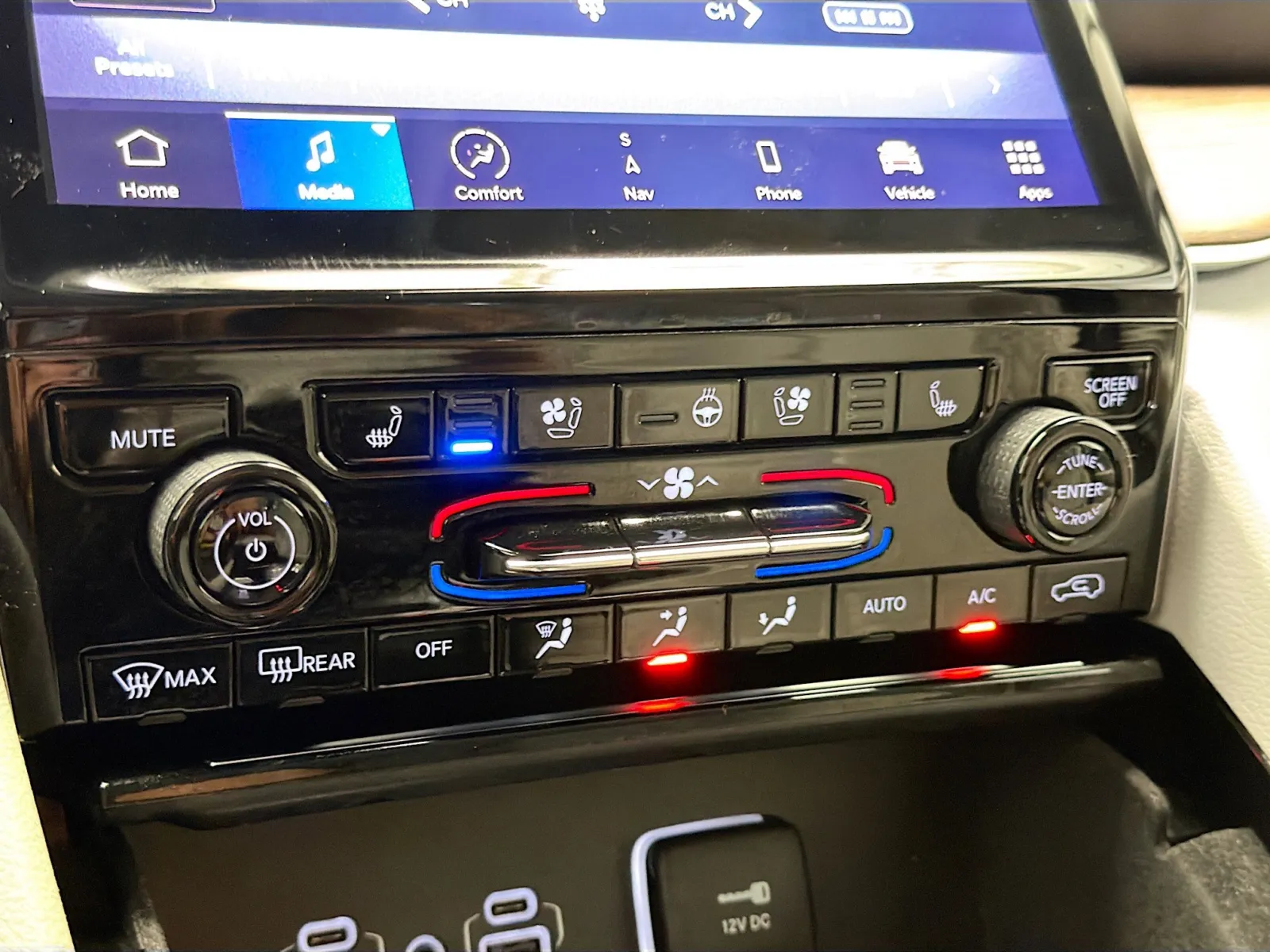Jeep Grand Cherokee L photo 10