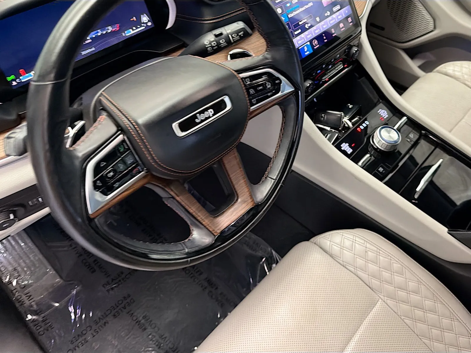 Jeep Grand Cherokee L photo 7