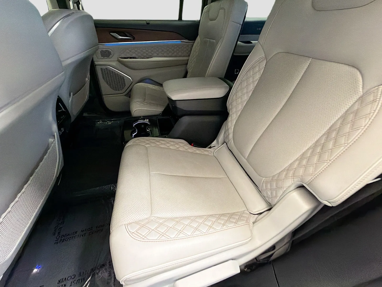 Jeep Grand Cherokee L photo 13