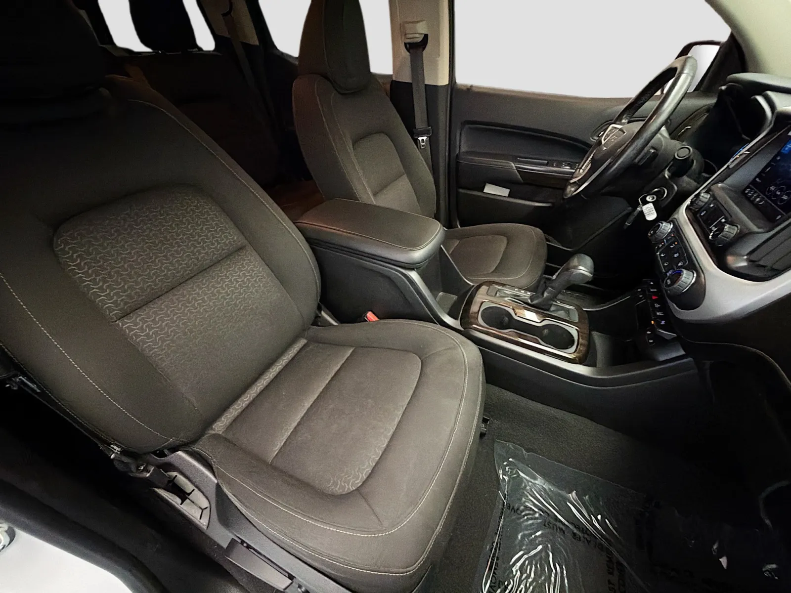 GMC Canyon photo 15