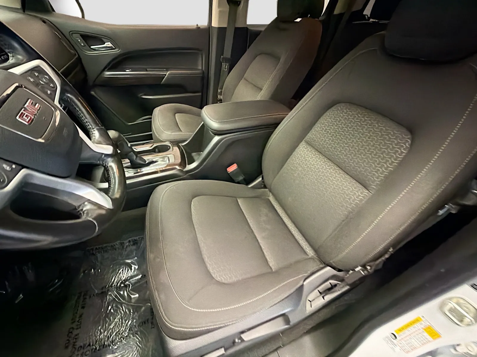GMC Canyon photo 11