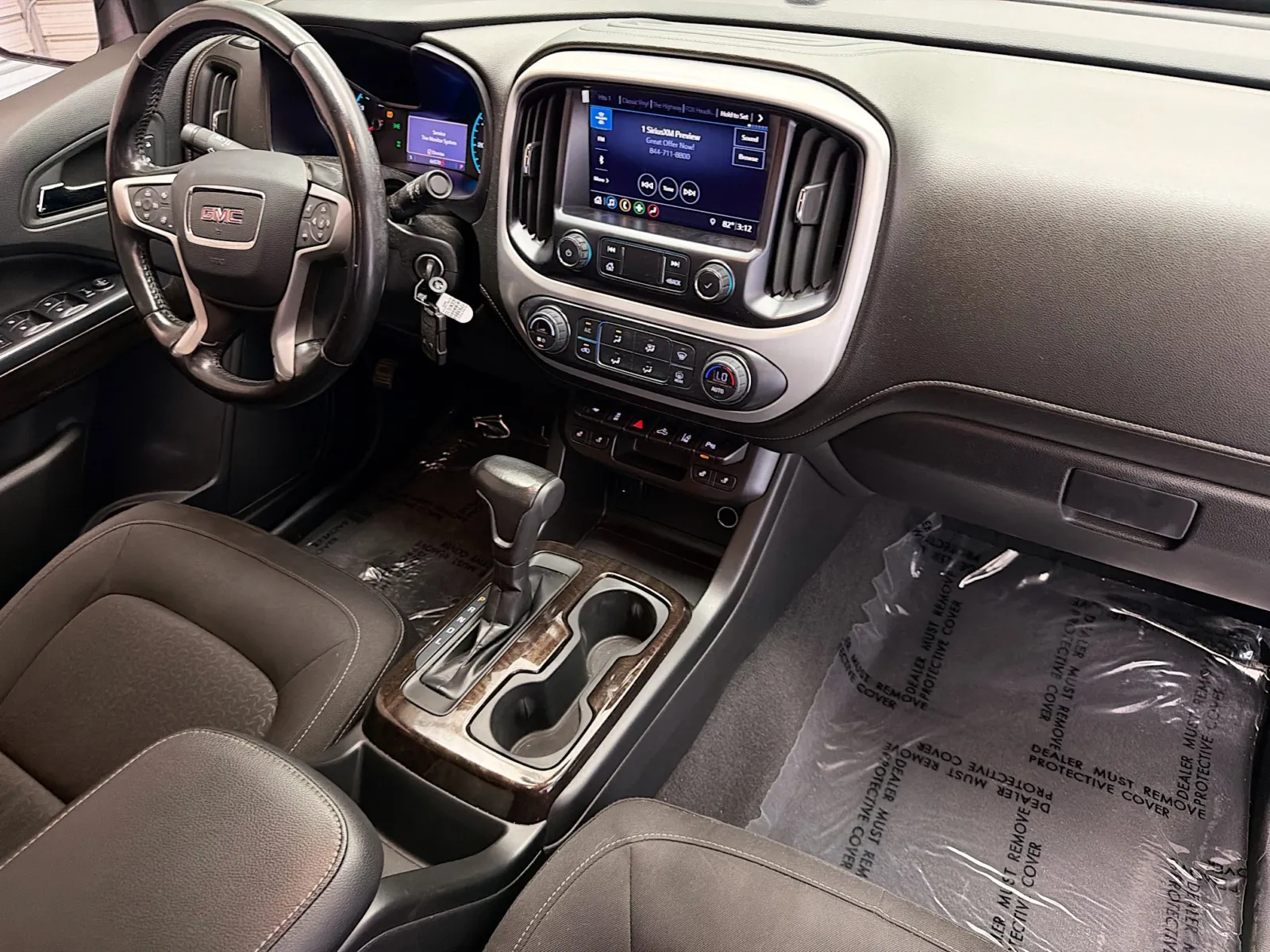 GMC Canyon photo 12