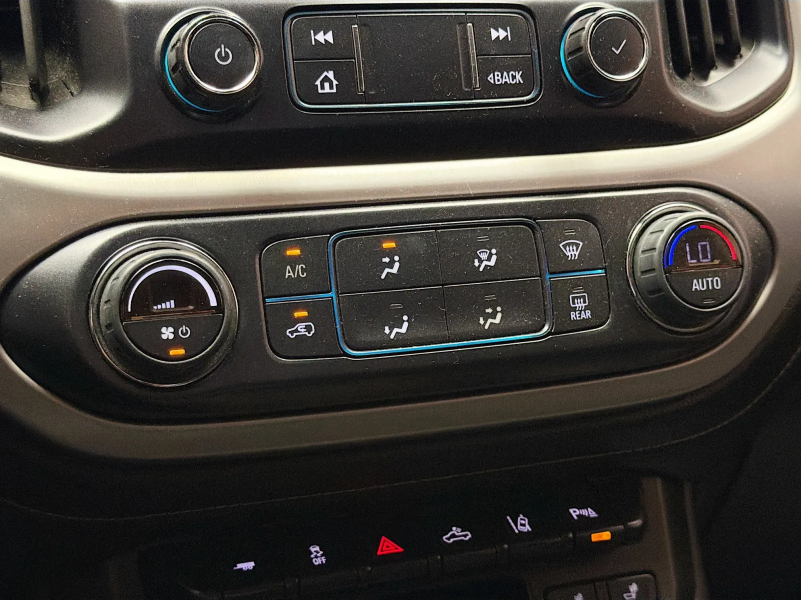 GMC Canyon photo 10