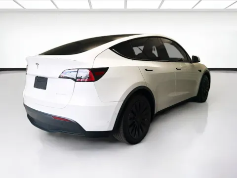 More photos of 2021 Tesla Model Y Long Range at STG Montclair, CA