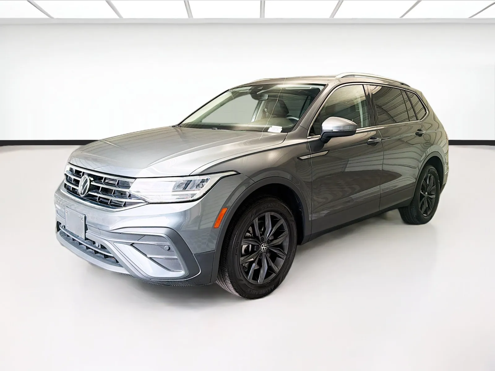 Gray 2023 Volkswagen Tiguan 2.0T SE for sale in Montclair, CA