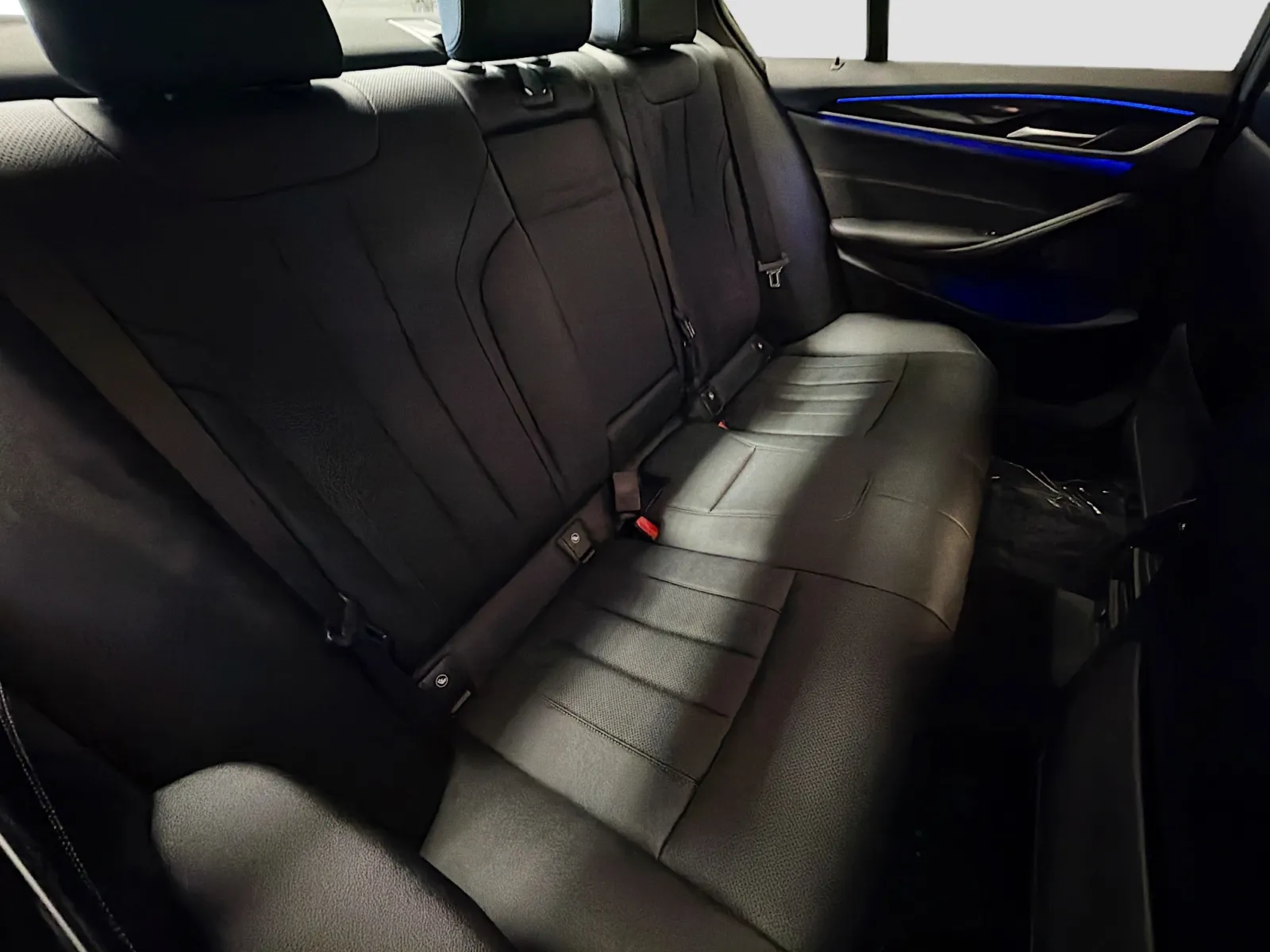 BMW 5 Series photo 14