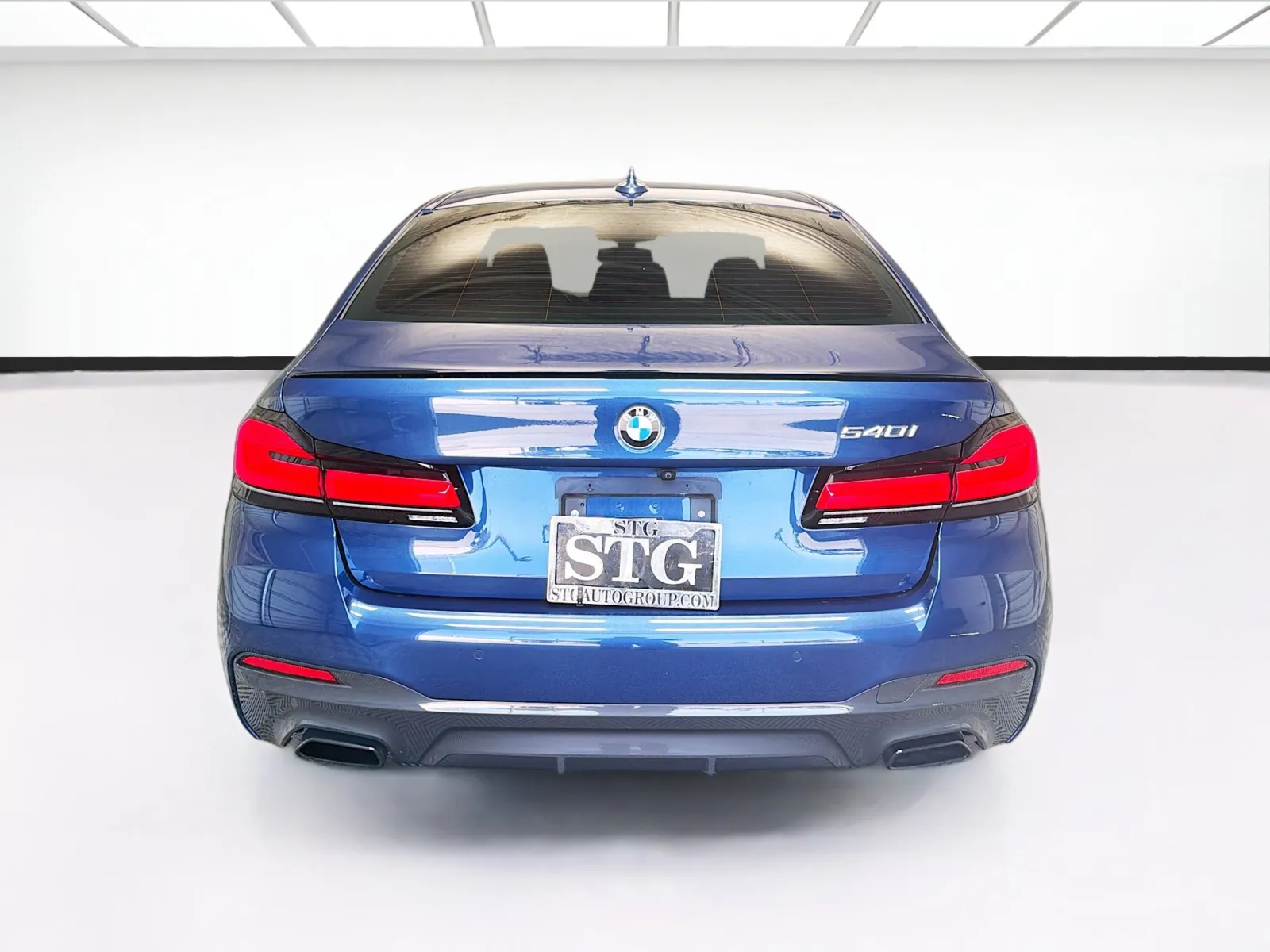 BMW 5 Series photo 5