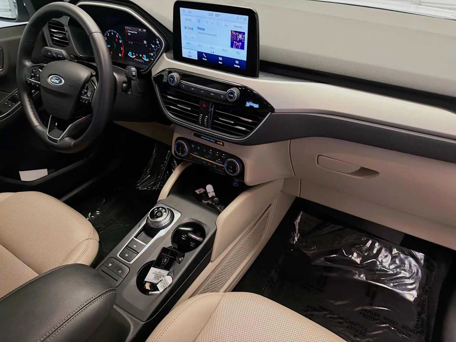 Ford Escape photo 12